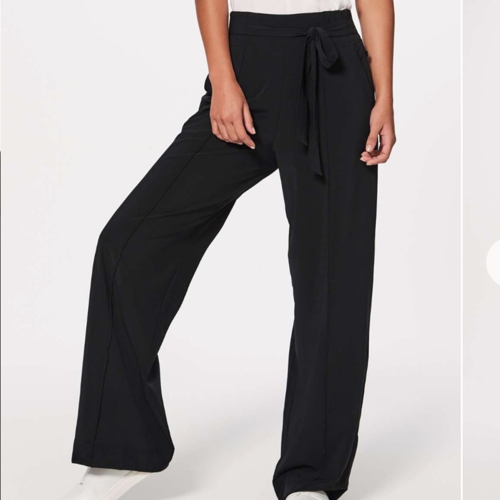 Lululemon Tie Waist Wide Leg Noir Pant